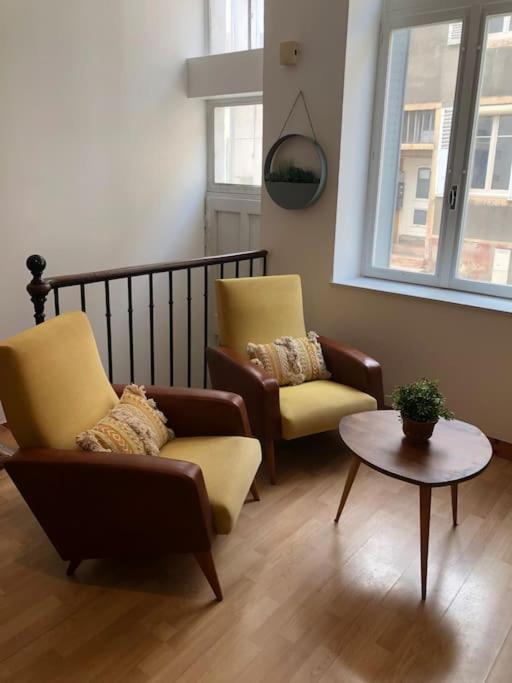 Appartement En Duplex A Auxonne Exteriör bild