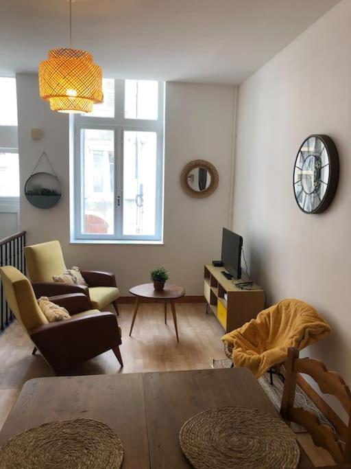 Appartement En Duplex A Auxonne Exteriör bild